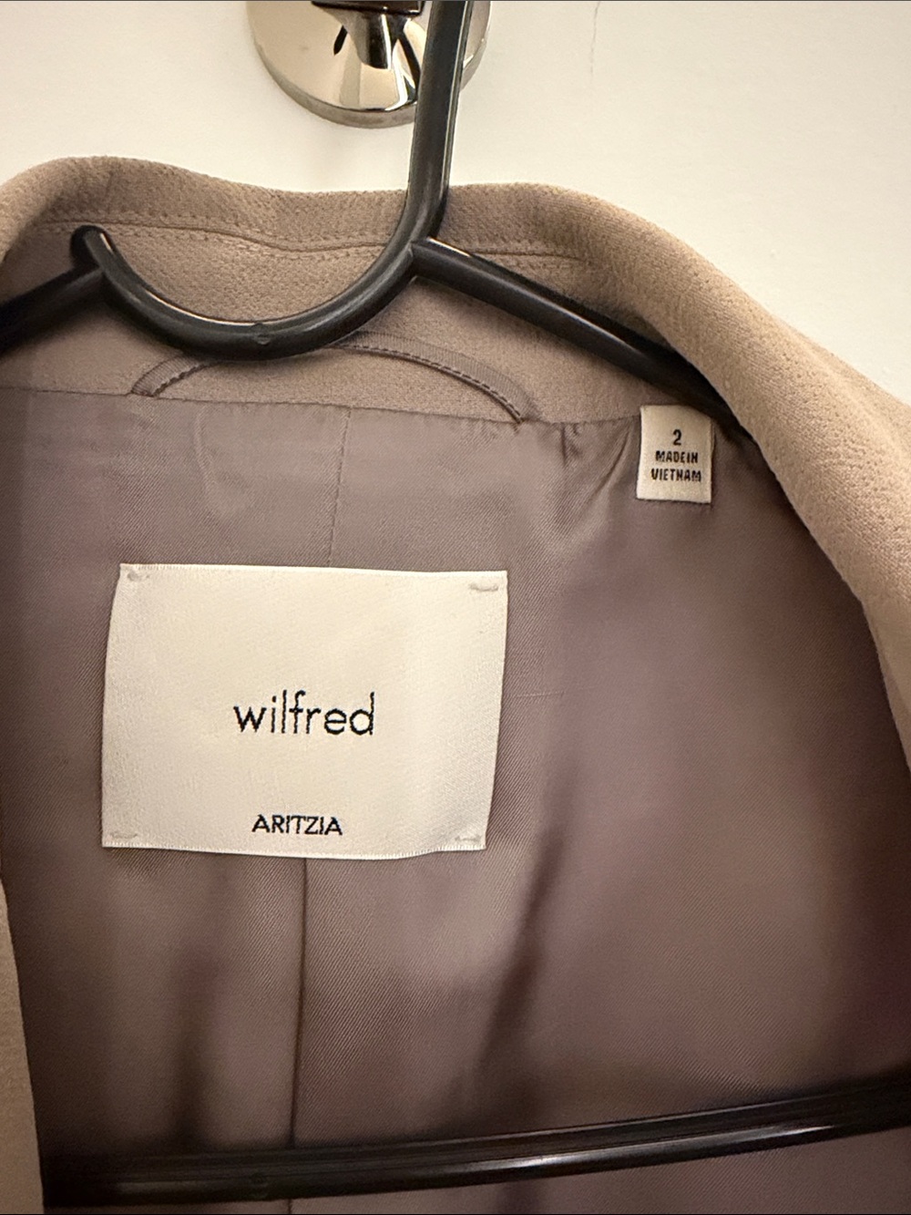 Aritzia - Generation Blazer and Effortless Pants in Crepette in Nomad Taupe - Picture 4 of 12